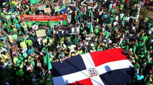 Вилла-у-моря информирует - Тысячи доминиканцев устроили протестный марш против безнаказанности